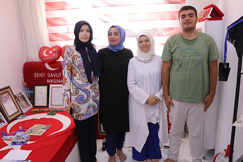 Başkan Erdoğan'ın ʺTerörsüz Türkiyeʺ mektubu Siirt'teki şehit ailesine ulaştı. (AA)