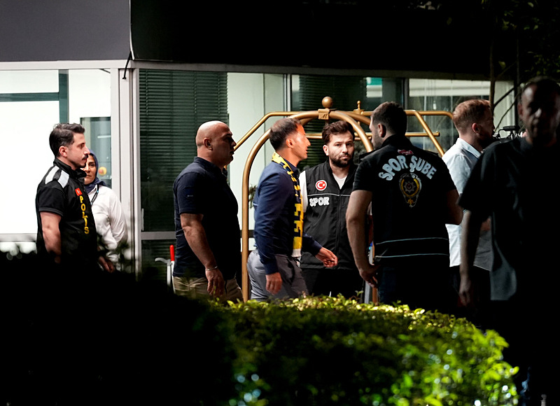 Domenico Tedesco İstanbul'a geldi! Fenerbahçe KAP'a bildirdi-7