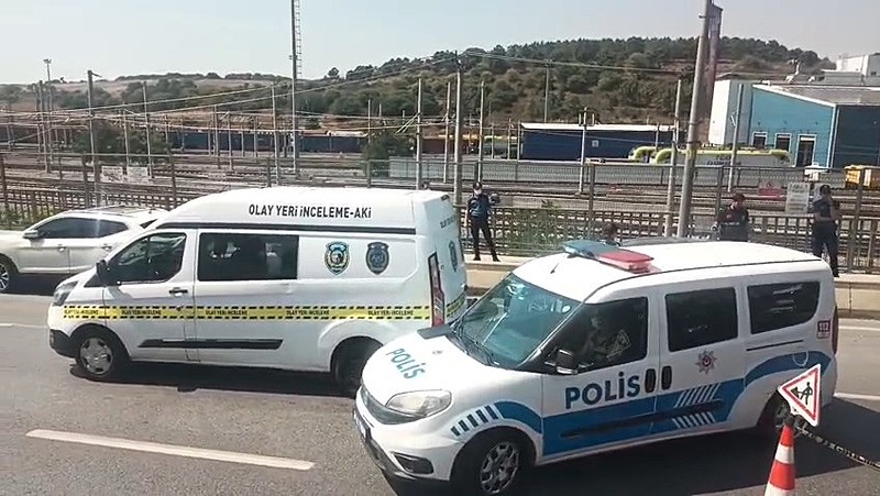 Küçükçekmece'de araç içinde ceset bulundu (DHA)