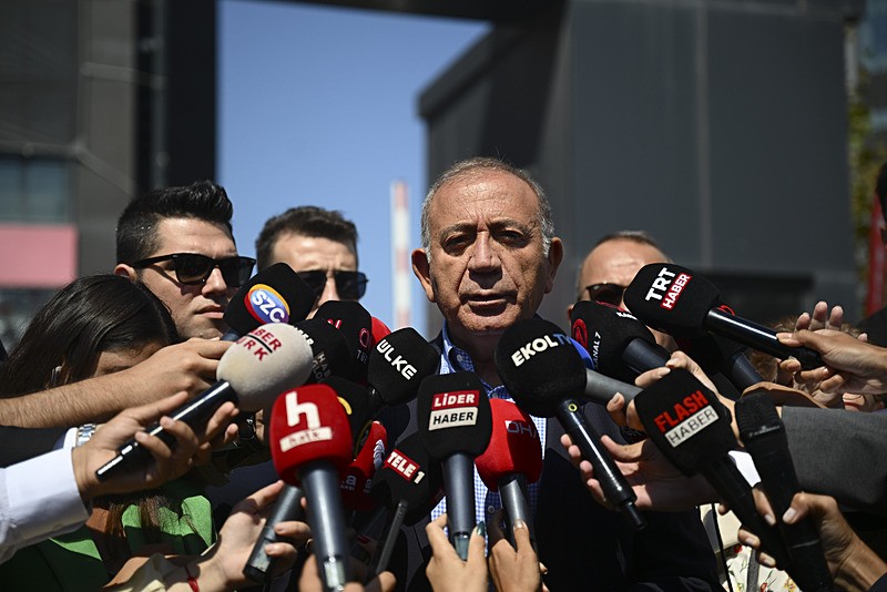 CHP İstanbul İl Başkanı Gürsel Tekin ʺGörevimizin başındayızʺ dedi (Takvim.com.tr)