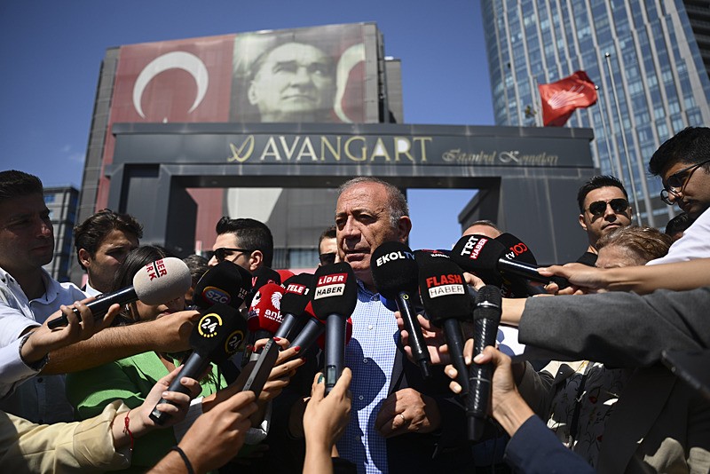 CHP İstanbul İl Başkanı Gürsel Tekin ʺGörevimizin başındayızʺ dedi (Takvim.com.tr)