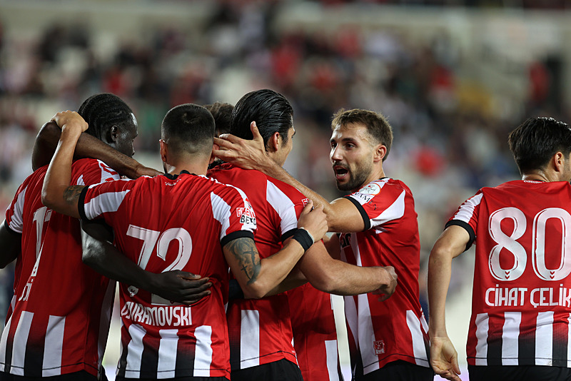 Sivasspor son lig maçında Sarıyer'i 1-0 yendi (AA)