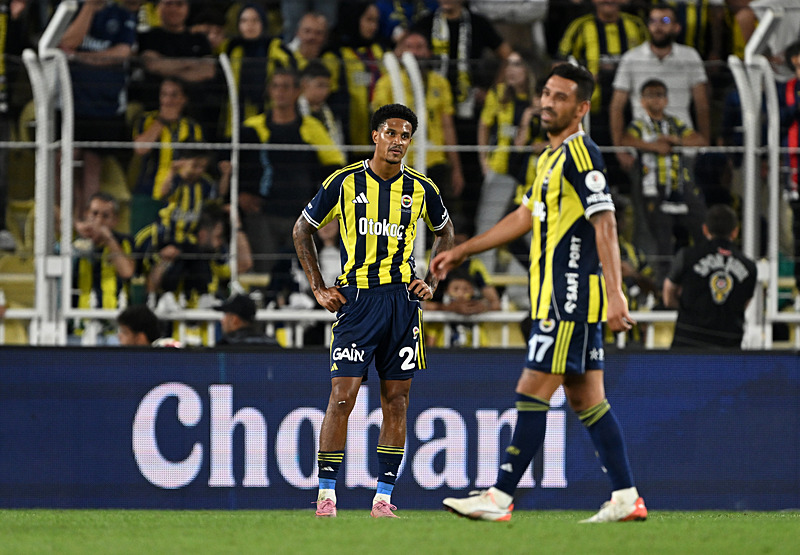 İrfan Can Kahveci ve Jayden Oosterwolde (AA)