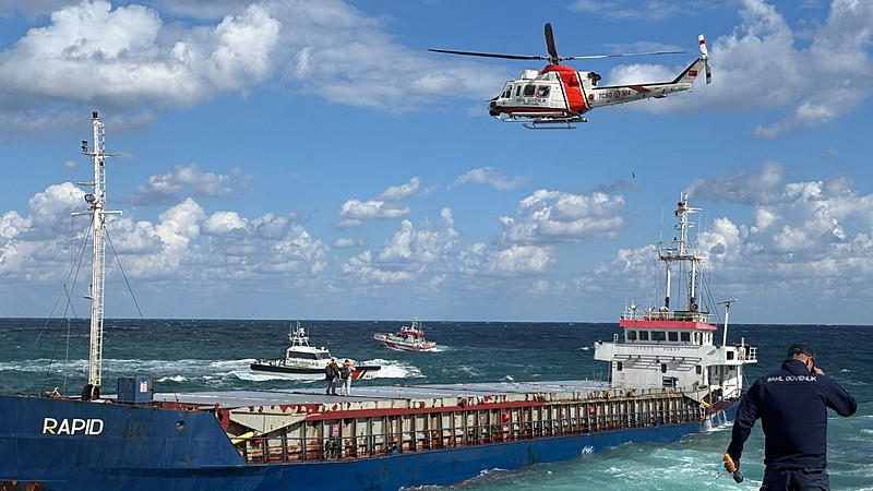 Kocaeli'de kuru yük gemisi karaya oturdu