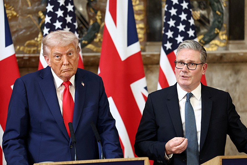 Donald Trump ve Starmer. (Reuters)