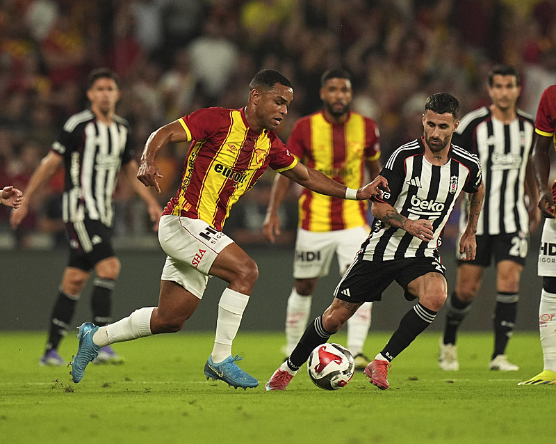 Beşiktaş Göztepe'den ilk yarıda 2 gol yedi (AA)