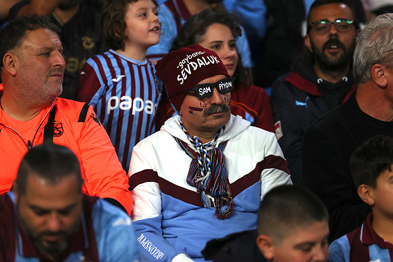 Trabzonsporlu taraftarlar maça çok fazla ilgi göstermedi (AA)