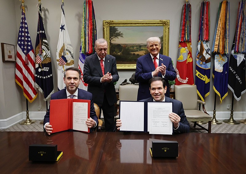 Başkan Erdoğan Beyaz Saray'da Trump ile görüştü. ABD ile Türkiye arasında enerji alanında anlaşma imzalandı