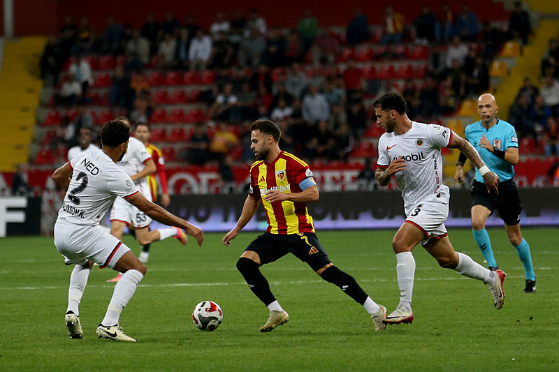 Kayserispor ile Gençlerbirliği 1-1 berabere kaldı (AA)