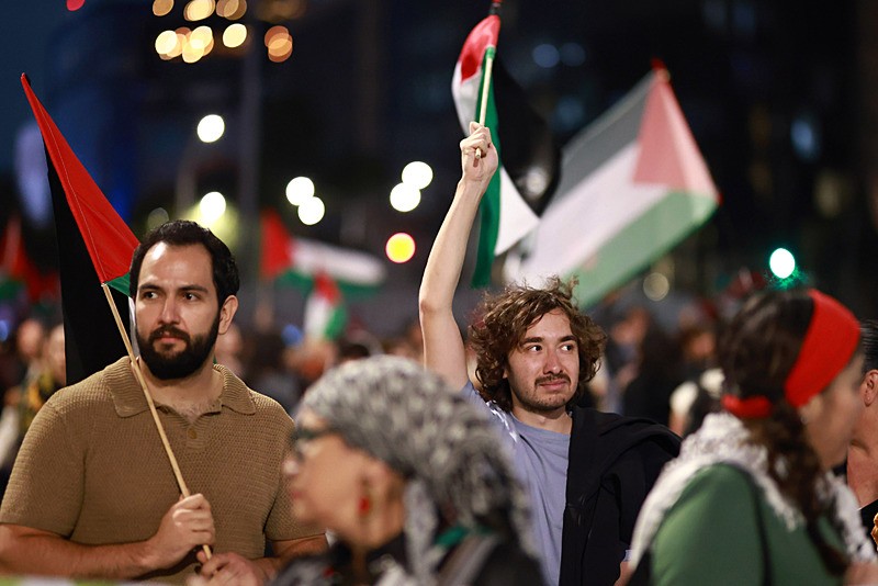 Meksika'da halk sokaklarda, AA