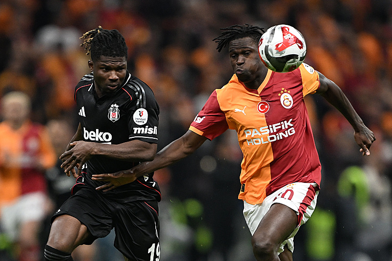 Wilfried Singo ve El Bilal Toure (AA)