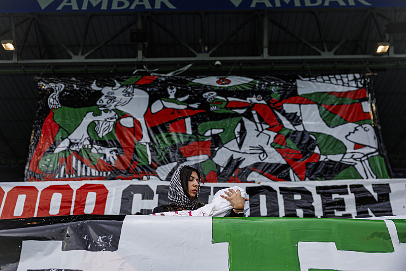 Alaves tribünlerinde Filistin'e destek verildi (AA)