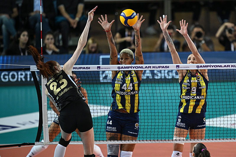 Vakıfbank ile Fenerbahçe Medicana Şampiyonlar Kupası'nda karşılaştı (AA)