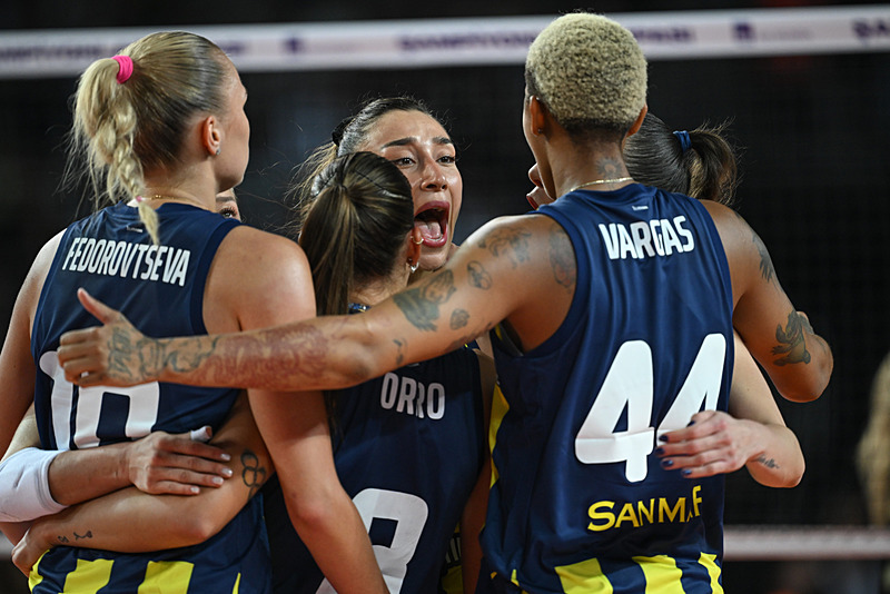Vakıfbank ile Fenerbahçe Medicana Şampiyonlar Kupası'nda karşılaştı (AA)
