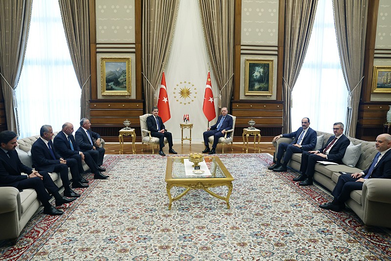 Başkan Recep Tayyip Erdoğan, Cumhurbaşkanlığı Külliyesi'nde Irak Kürt Bölgesel Yönetimi (IKBY) Başkanı Neçirvan Barzani'yi kabul etti. (AA)