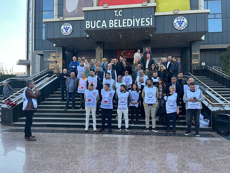 bucayi-yine-cop-daglari-kaplayacak-belediye-calisanlari-is-birakti-1760099924535.jpeg Buca'yı yine çöp dağları kaplayacak! Belediye çalışanları iş bıraktı-3