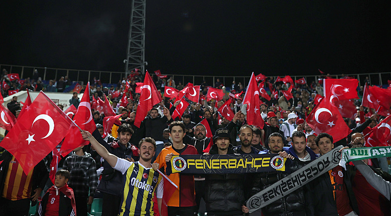 Türk taraftarlar, Sofya'da yerini aldı (EPA)