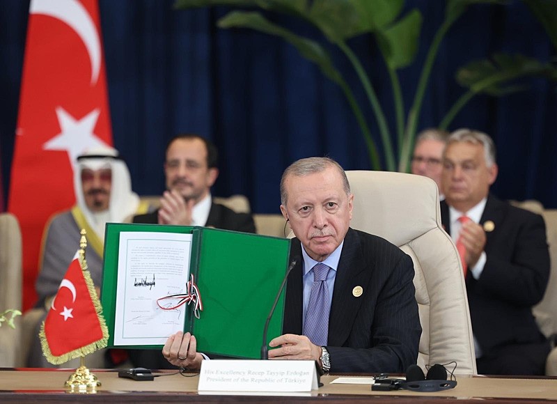 Başkan Erdoğan, ʺŞarm el Şeyh Anlaşmasıʺnın imza törenine katıldı. (AA)