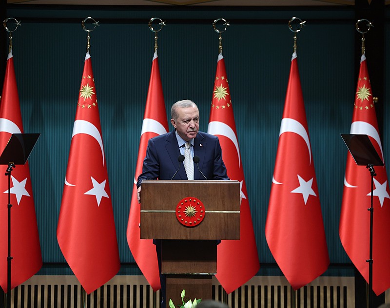 Başkan Erdoğan, Kabine Toplantısı'nın ardından millete seslendi. (AA)