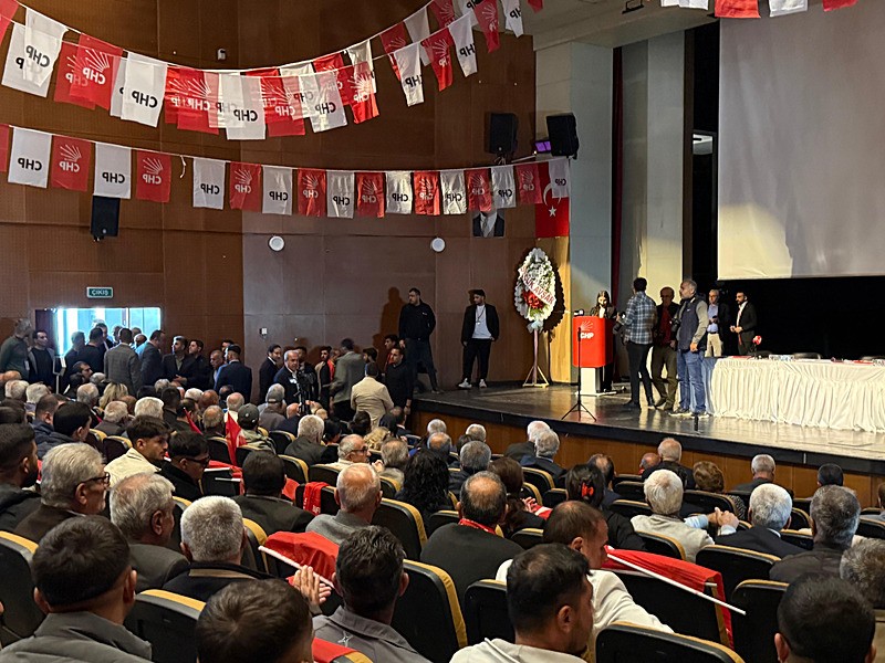 CHP'nin Malatya İl Kongresi'nde kavga çıktı
