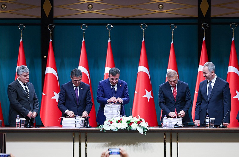 Cumhurbaşkanı Yardımcısı Cevdet Yılmaz, Cumhurbaşkanlığı Külliyesi'nde 2026 Yılı Merkezi Yönetim Bütçe Kanunu Teklifi Basın Bilgilendirme Toplantısı ve Bütçe Bağlama Töreni'nde konuştu (Fotoğraf: AA)