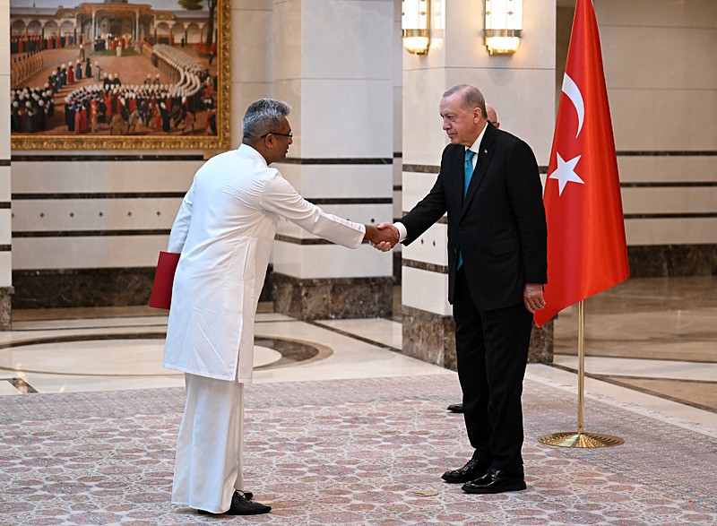 Sri Lanka Büyükelçisi Niluka Kadurugamuwa, Başkan Erdoğan'a güven mektubunu sundu (Fotoğraf: AA)