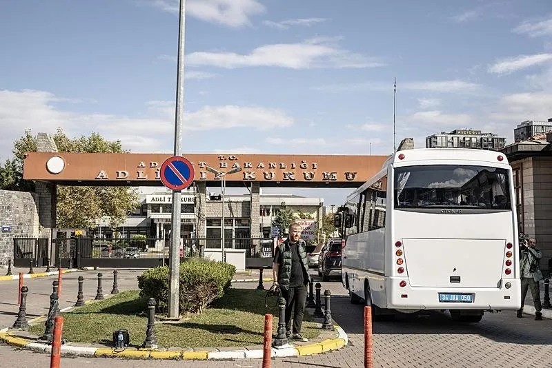 İstanbul'daki uyuşturucu operasyonunda ifadeleri alınan ünlü isimler adli tıpta. (AA/8 Ekim 2025))