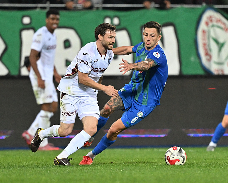 karadenizde-kusursuz-firtina-rizespor-trabzonspor-1-2-mac-sonucu-1760803954409.jpg Mustafa Eskihellaç (AA)