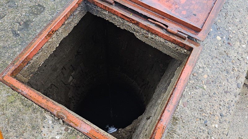 Zonguldak'ta su kuyusunda bulunan cesedin Hasret Akkuzu'ya ait olduğu belirlendi. Çok sayıda kişi gözaltına alınırken cezaevi firarisi Deniz Boyacı da Aydın'da yakalandı. (DHA)