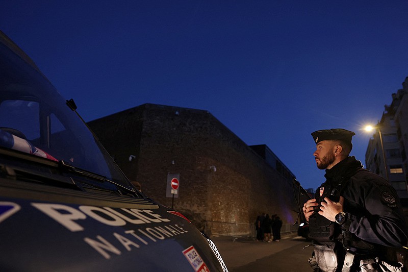 La Sante Hapishanesi, Reuters