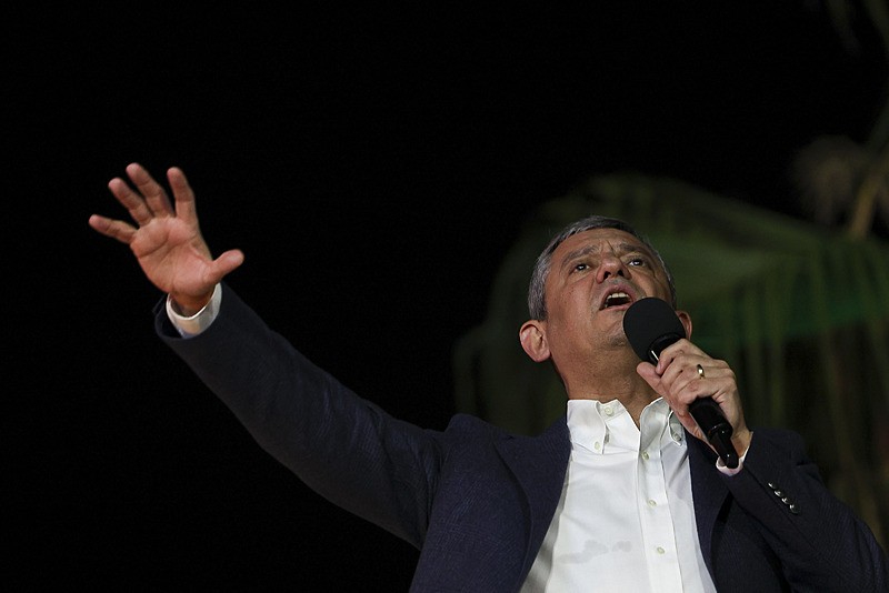 Özgür Özel, kurultayın iptali için mahkemeye başvuran Lütfü Savaş'ı açık açık tehdit etti (Takvim.com.tr)