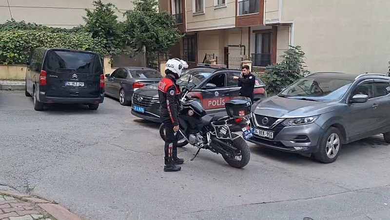 Sancaktepe'de sokakta yürürken saldırıya uğrayan 3 kişi hayatını kaybetti (Fotoğraf: DHA)