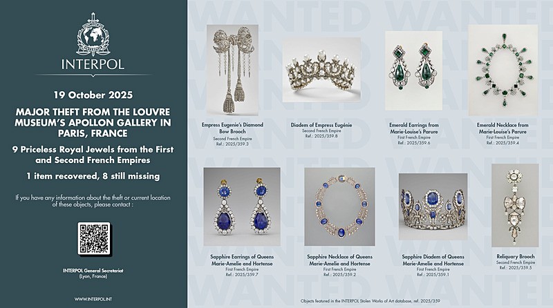 Louvre'dan çalınan Kraliyet mücevherleri