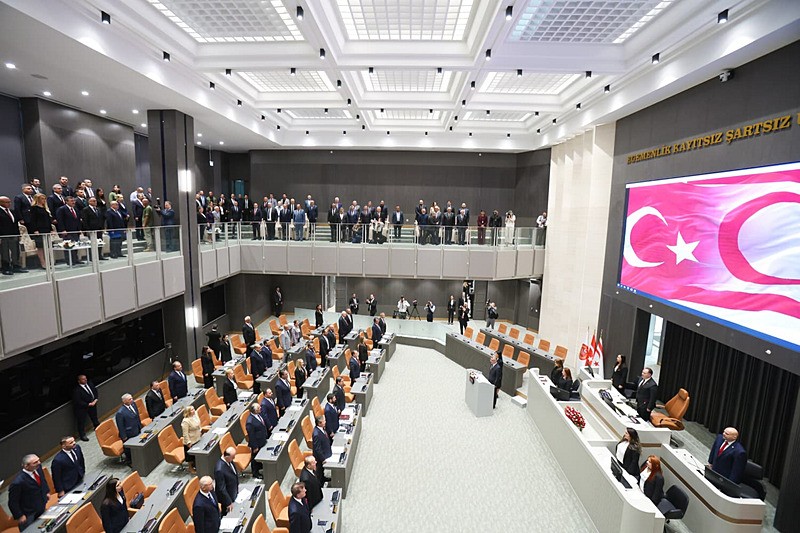 Erhürman Meclis'te yemin etti, AA