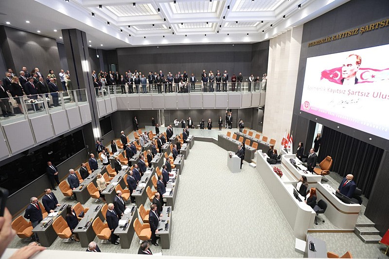 Erhürman Meclis'te yemin etti, AA