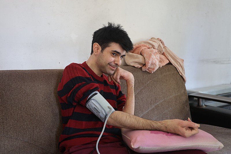 3 yıl sonra duş alıp tıraş olmuştu! 23 yaşındaki Barış'a teşhis kondu: Tedaviye başlandı!. (İHA)