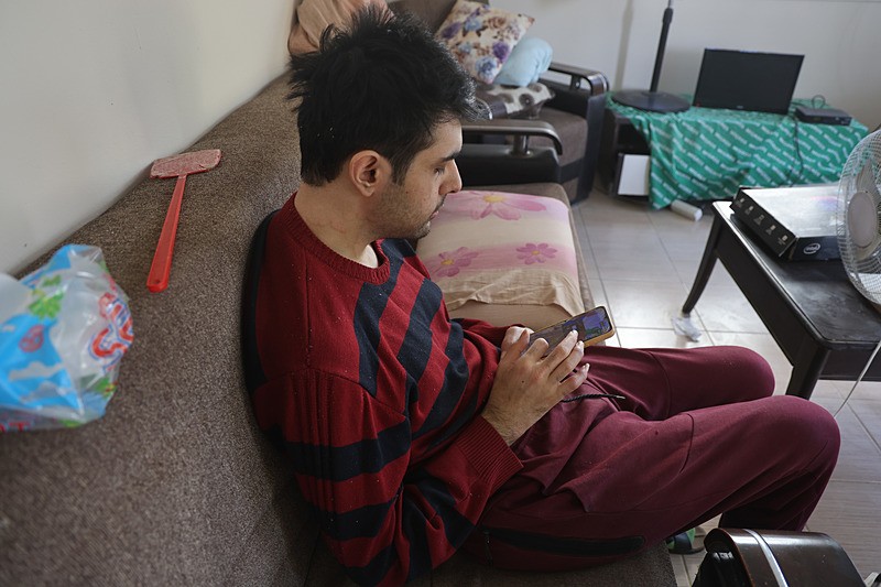 3 yıl sonra duş alıp tıraş olmuştu! 23 yaşındaki Barış'a teşhis kondu: Tedaviye başlandı!. (İHA)