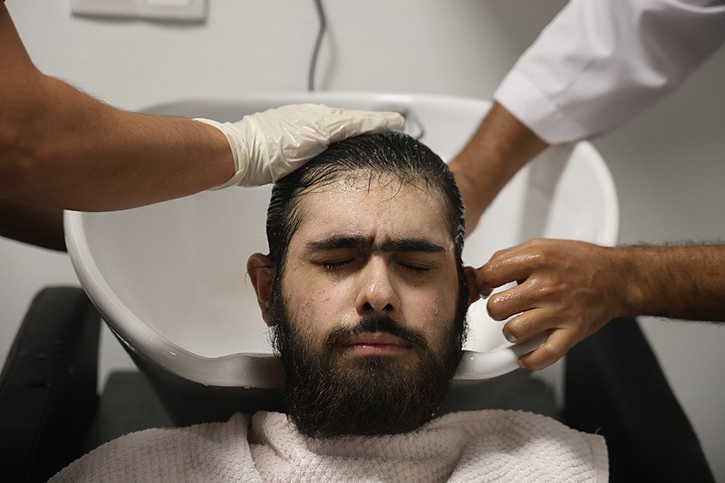 3 yıl sonra duş alıp tıraş olmuştu! 23 yaşındaki Barış'a teşhis kondu: Tedaviye başlandı!. (İHA)