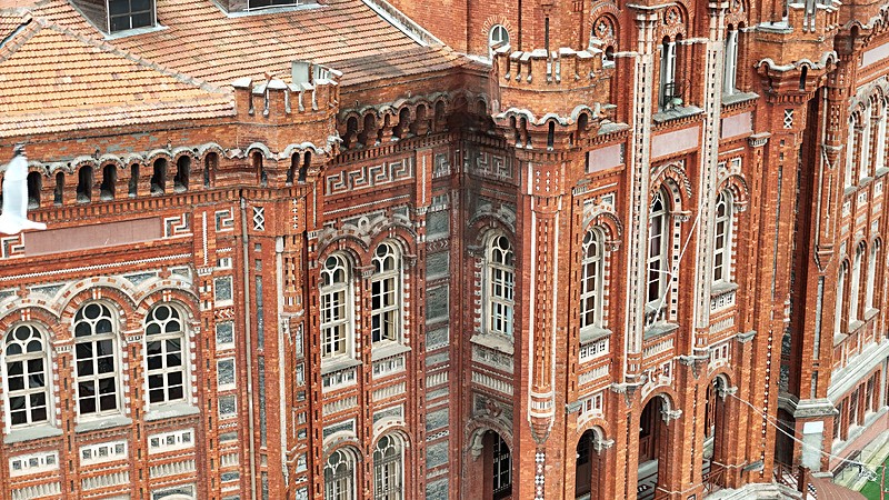 571 YILLIK FENER RUM OKULU. (İHA)