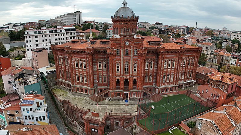 571 YILLIK FENER RUM OKULU. (İHA)