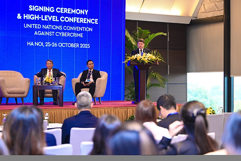 Adalet Bakanı Yılmaz Tunç, Vietnam'ın başkenti Hanoi'de düzenlenen ʺDijital Dönüşüm Çağında Vatandaşların Korunması Paneliʺne katılarak konuşma yaptı (Fotoğraf: AA)