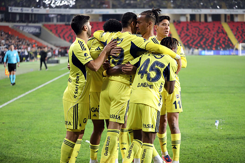 Youssef En-Nesyri'nin golü sonrası yaşanan sevinç (AA)