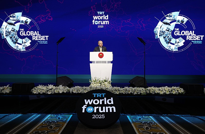 Başkan Recep Tayyip Erdoğan, TRT World Forum 2025 programına katılarak konuşma yaptı. (AA)