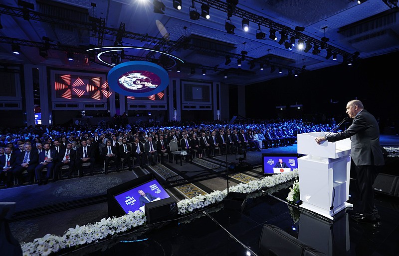 Başkan Recep Tayyip Erdoğan, TRT World Forum 2025 programına katılarak konuşma yaptı. (AA)