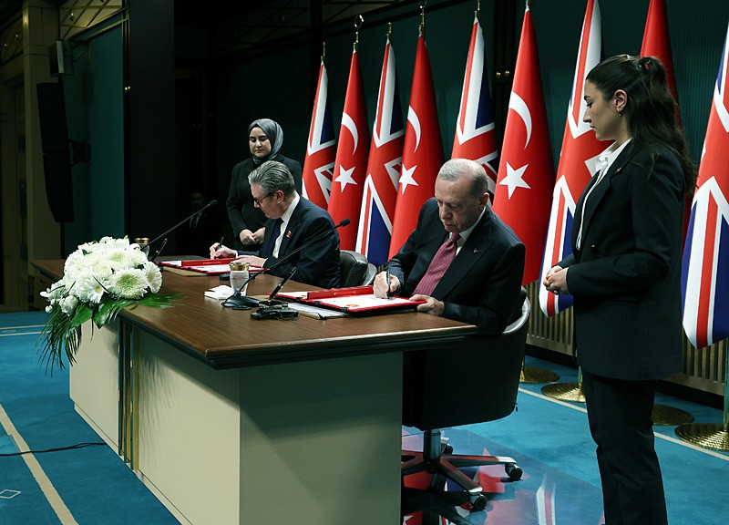 Türkiye ile İngiltere arasında Eurofighter savaş uçağı işbirliği anlaşması imzalandı, AA