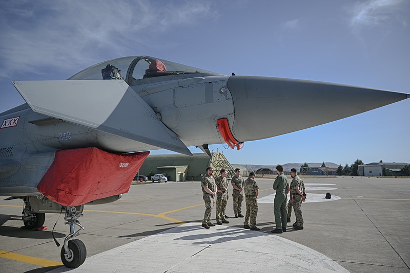 İngiltere Başbakanı Starmer, Türkiye'ye getirilen Eurofighter Typhoon uçaklarını inceledi, AA