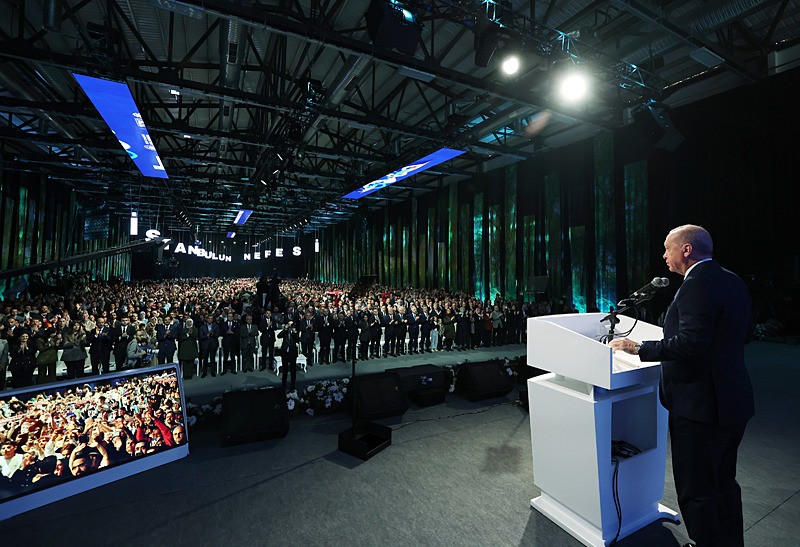 Başkan Erdoğan, Atatürk Havalimanı Millet Bahçesi'nin açılışında konuştu. (AA)