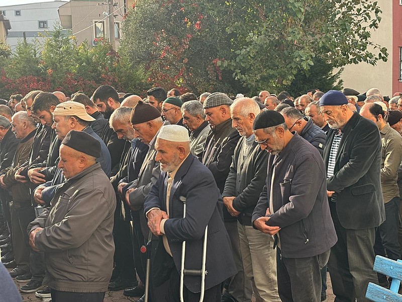 Thodex'in kurucusu Faruk Fatih Özer toprağa verildi. (DHA)
