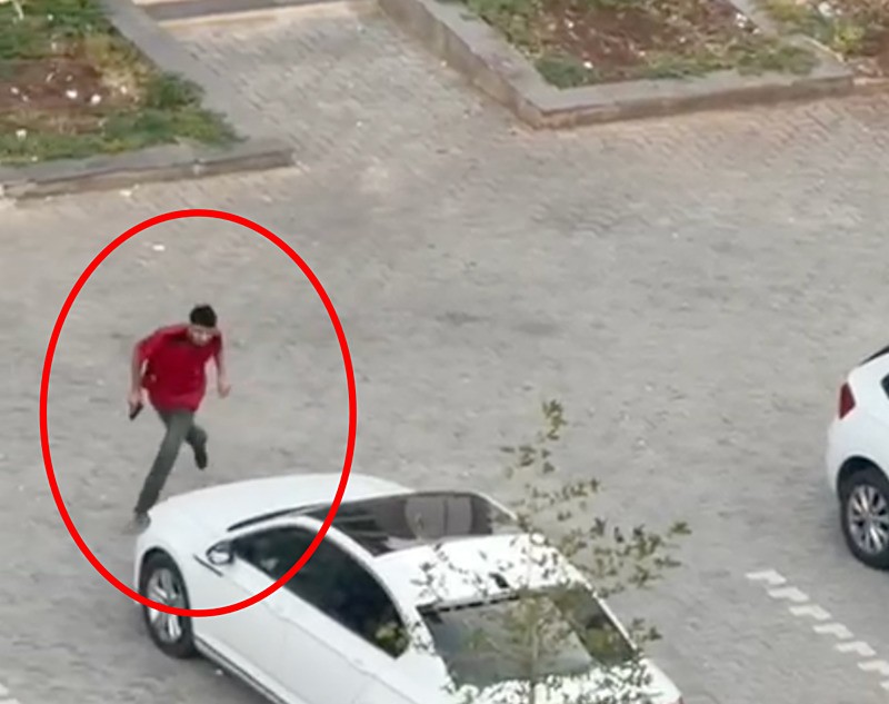 Cinayet anının görüntüsü ortaya çıktı! Kasap dükkanında silahlı kavga: 2 ölü, 2 yaralı. (DHA)