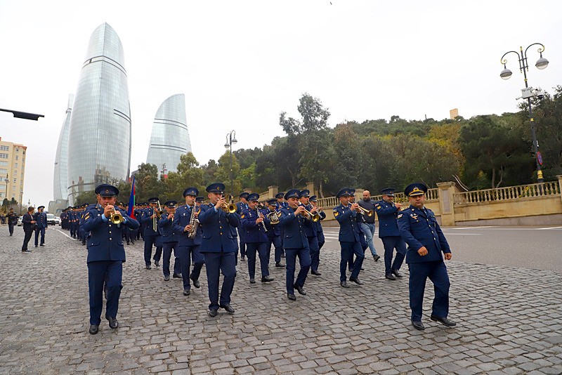 Azerbaycan'da, Karabağ Zaferi'nin 5. yılı dolayısıyla yürüyüşler düzenlendi, AA